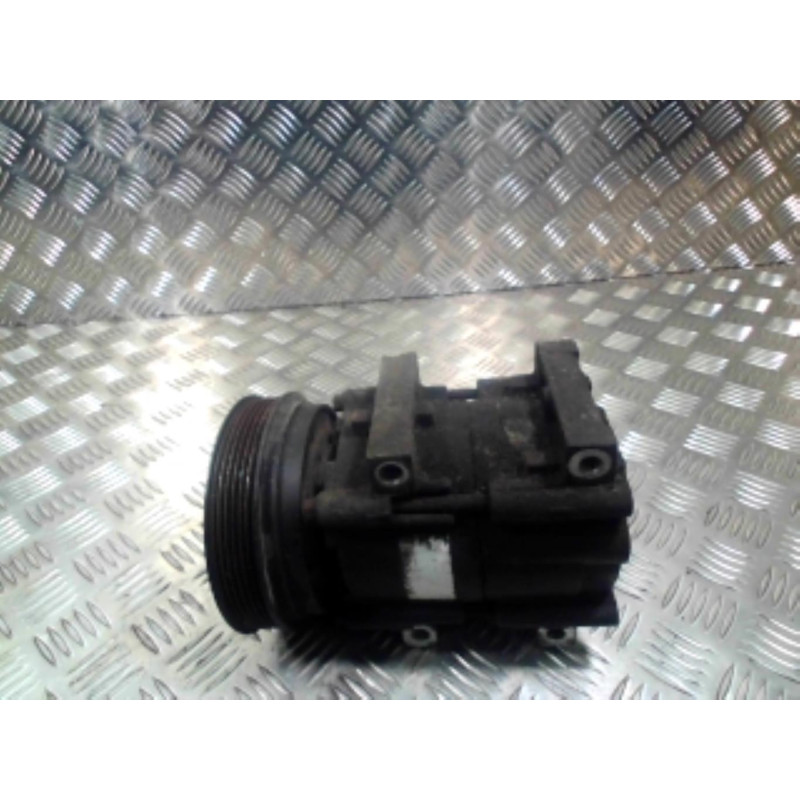 Compresseur clim FORD PUMA Photo n°1
