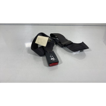 Attache ceinture arriere droit TOYOTA YARIS 1 Photo n°1