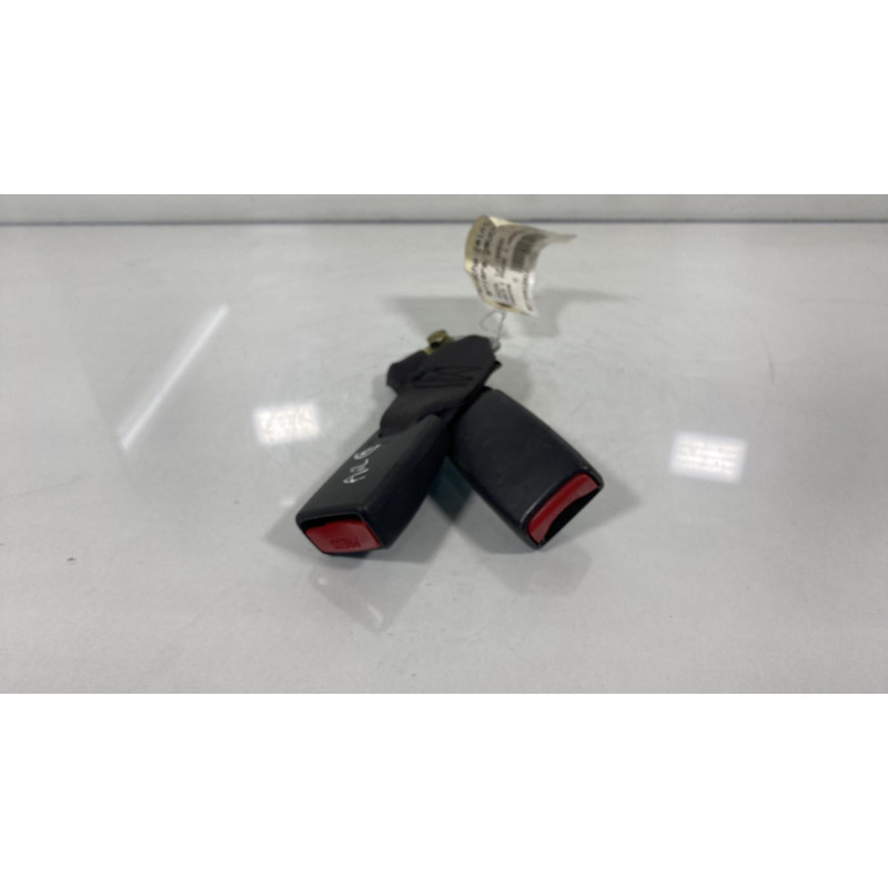 Attache ceinture arriere gauche TOYOTA YARIS 1 Photo n°1
