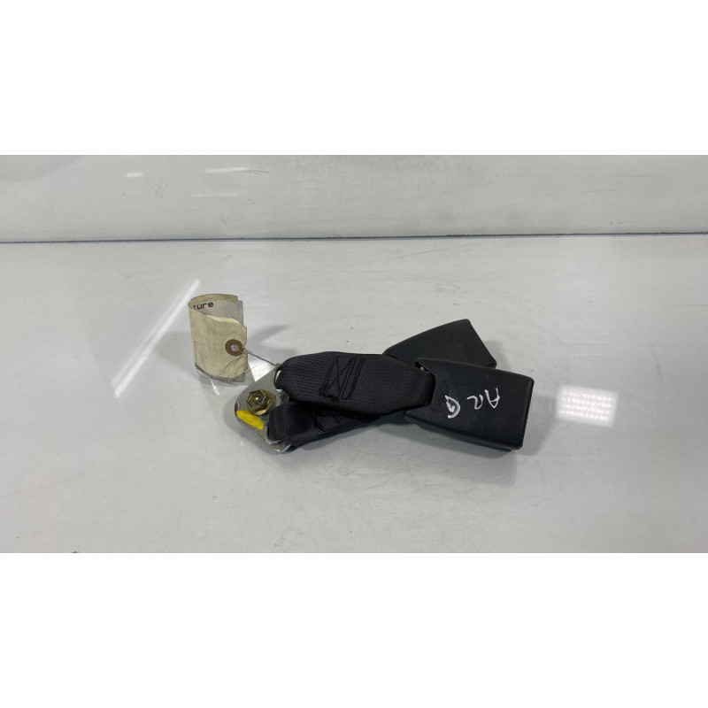 Attache ceinture arriere gauche TOYOTA YARIS 1 Photo n°2