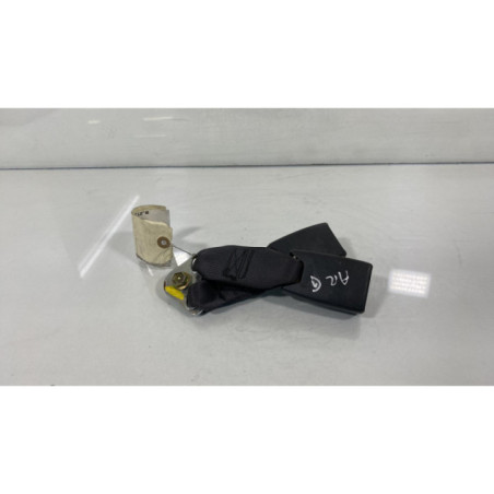 Attache ceinture arriere gauche TOYOTA YARIS 1