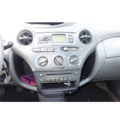 Attache ceinture arriere gauche TOYOTA YARIS 1