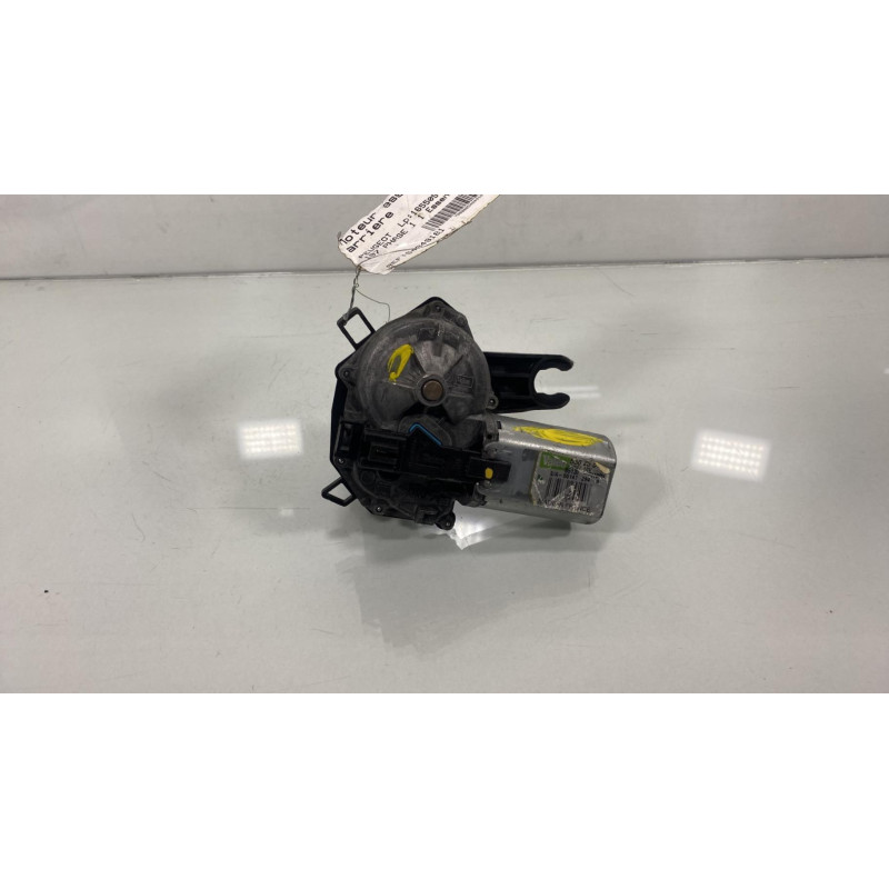 Moteur essuie glace arriere PEUGEOT 107 Photo n°1
