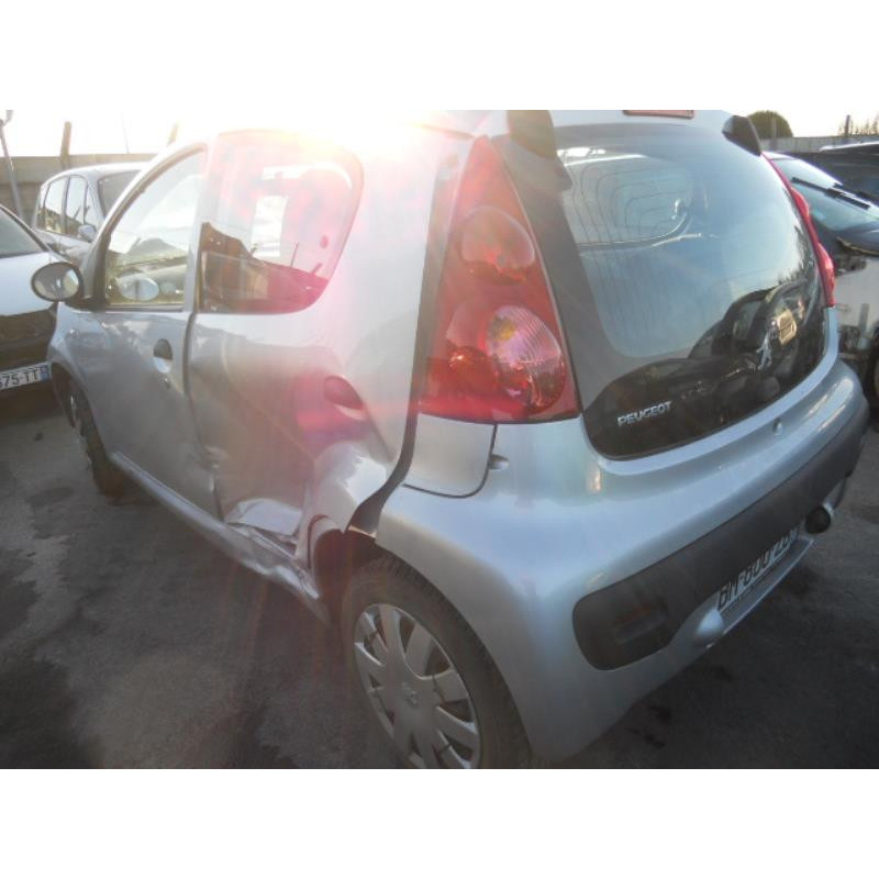 Moteur essuie glace arriere PEUGEOT 107 Photo n°8