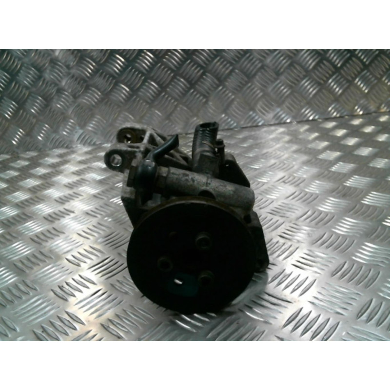 Pompe de direction VOLKSWAGEN GOLF 4 Photo n°2