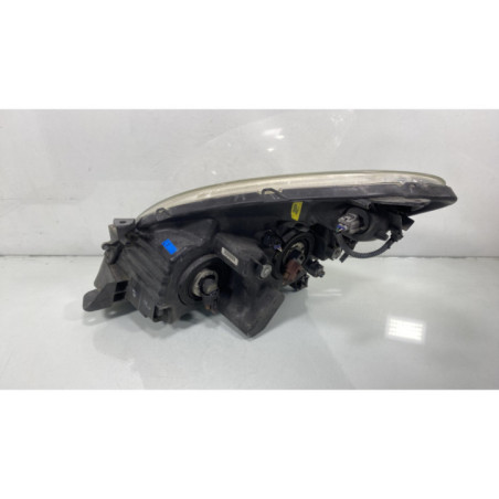 Optique avant principal droit (feux)(phare) TOYOTA COROLLA VERSO 2