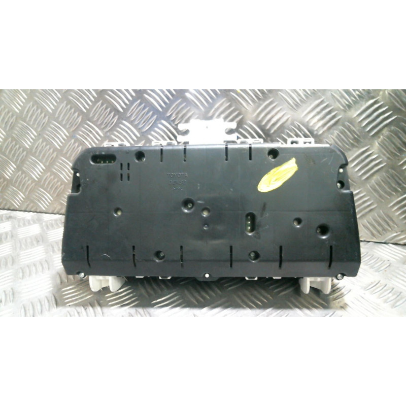 Compteur TOYOTA COROLLA VERSO 2 Photo n°3