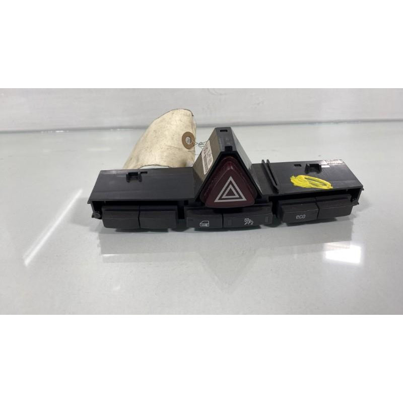Bouton de warning OPEL CORSA D Photo n°3