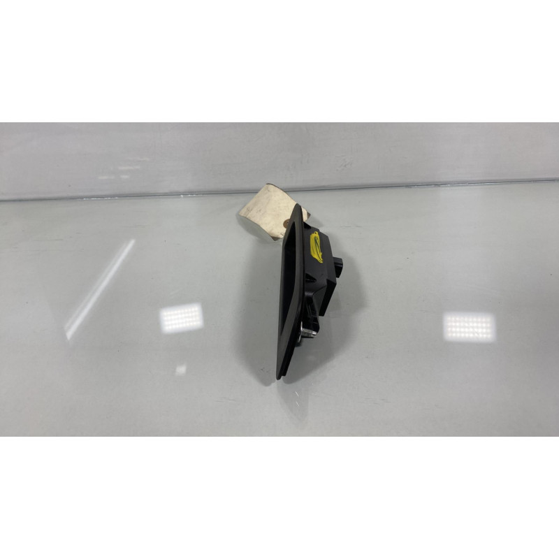 Bouton de coffre OPEL CROSSLAND X Photo n°3