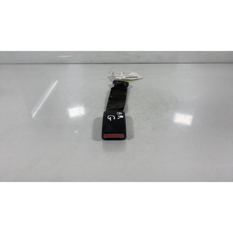 Attache ceinture arriere gauche PEUGEOT 206 Photo n°1