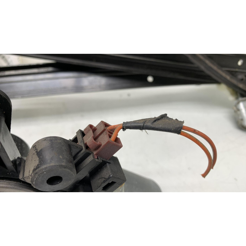 Leve vitre electrique avant gauche CHRYSLER VOYAGER 4 Photo n°1