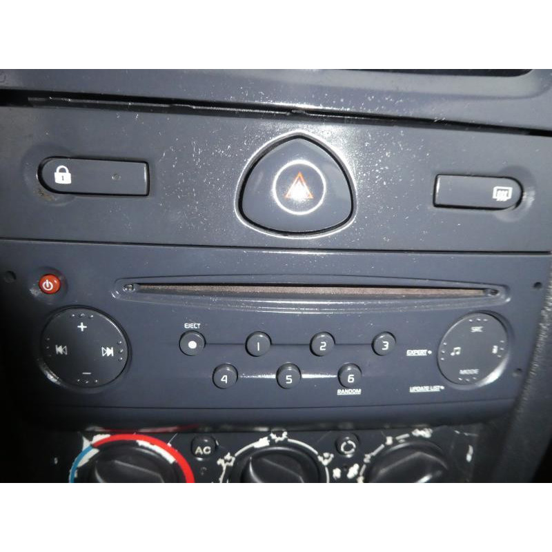 Bouton de coffre RENAULT CLIO 2 CAMPUS Photo n°7