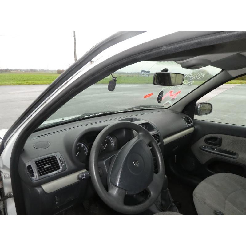 Bouton de coffre RENAULT CLIO 2 CAMPUS Photo n°11