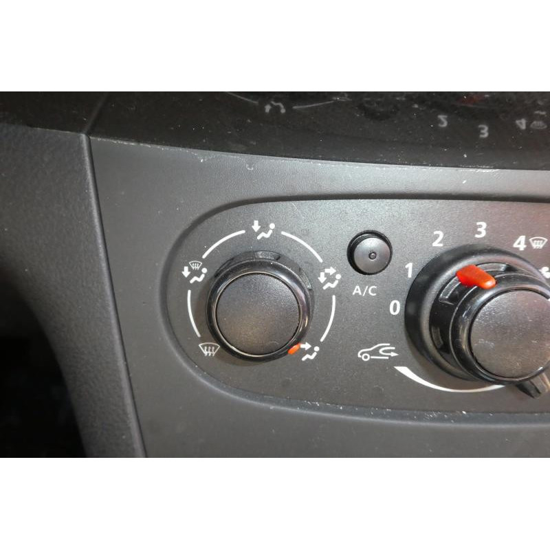 Trappe d'essence DACIA SANDERO 2 Photo n°13