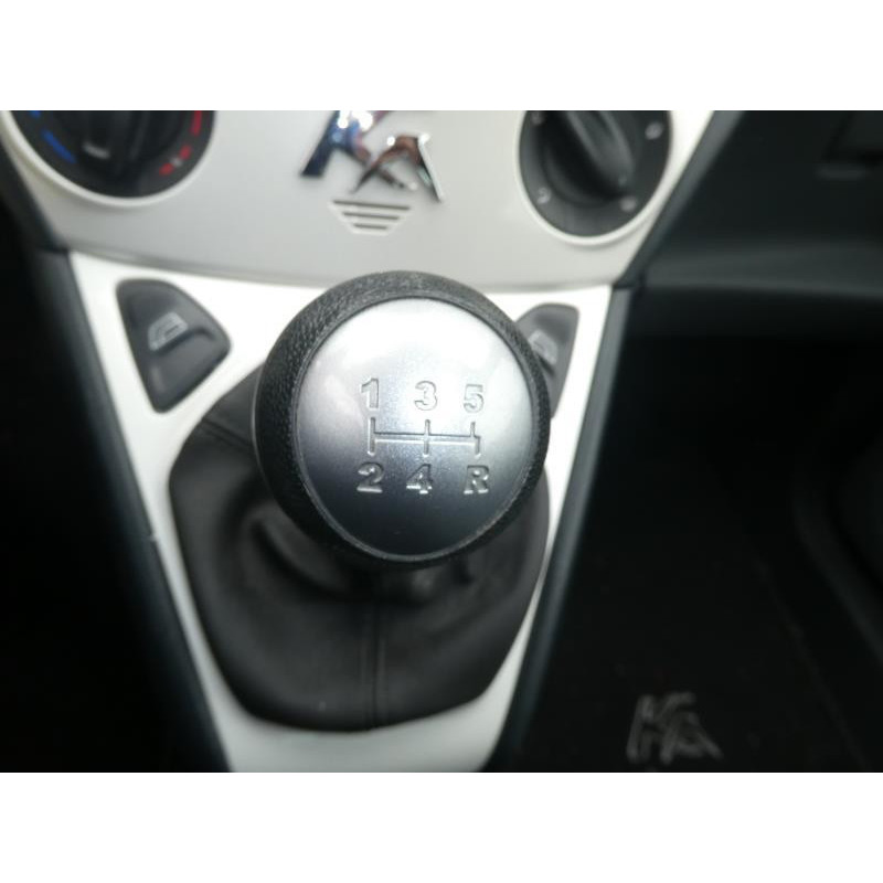 Attache ceinture avant droit FORD KA 2 Photo n°5