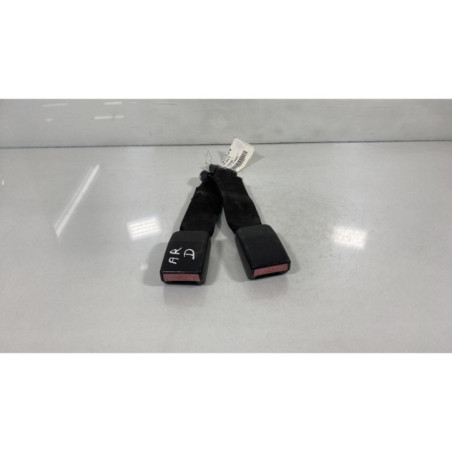 Attache ceinture arriere droit PEUGEOT 206