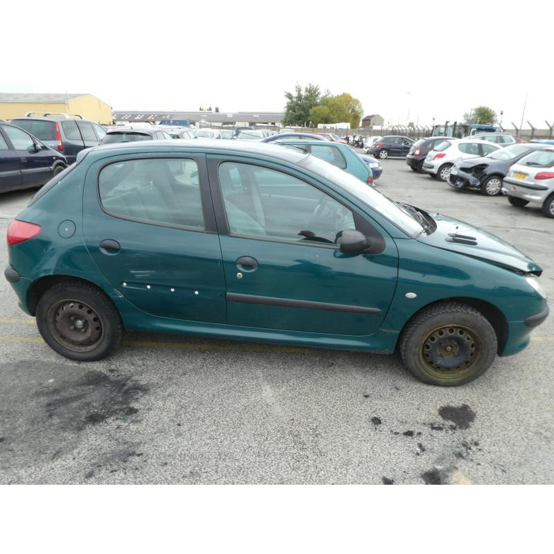 Attache ceinture arriere gauche PEUGEOT 206 Photo n°4