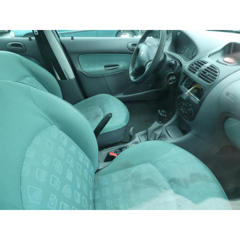 Attache ceinture arriere gauche PEUGEOT 206 Photo n°6