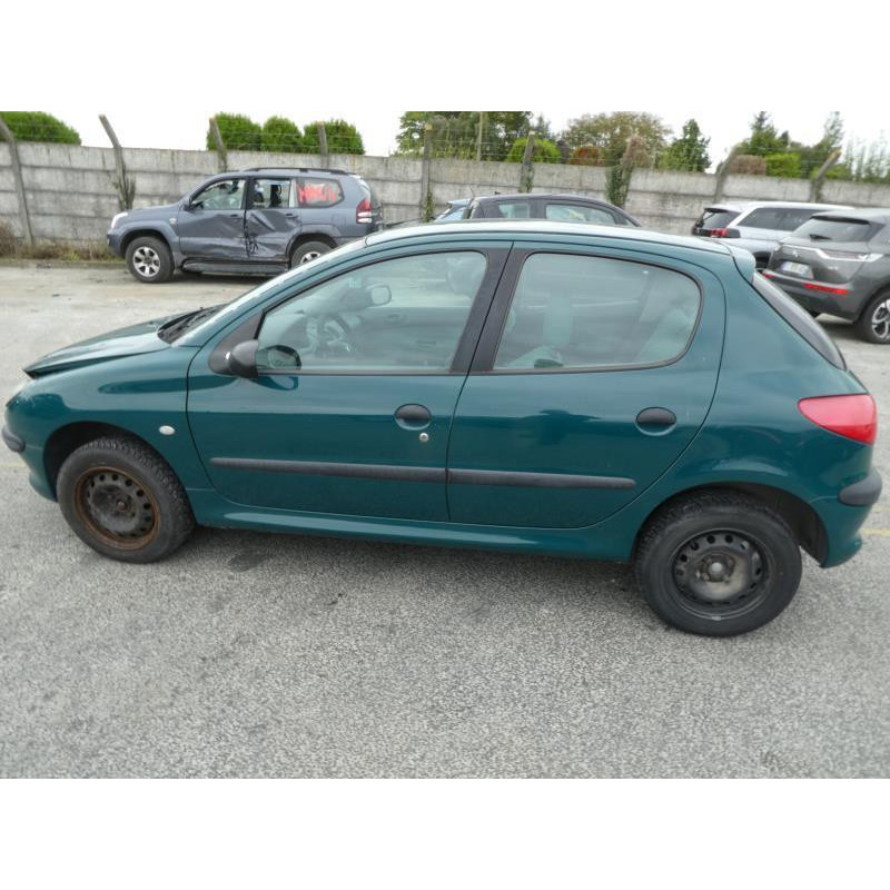 Attache ceinture arriere gauche PEUGEOT 206 Photo n°7