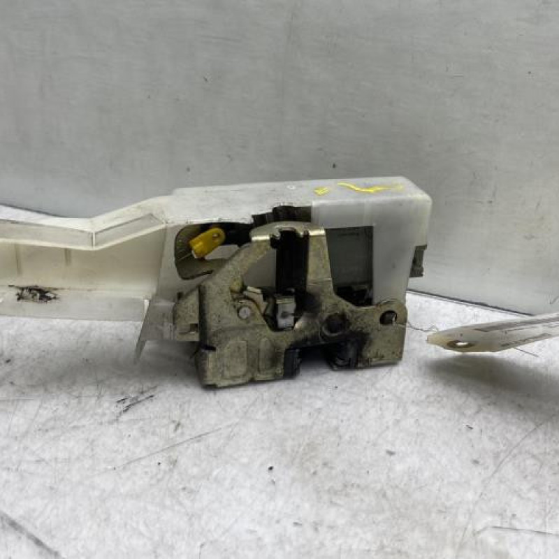 Serrure avant gauche RENAULT CLIO 2 Photo n°3
