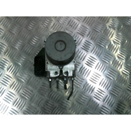 Bloc ABS (freins anti-blocage) TOYOTA RAV4 3 Photo n°1