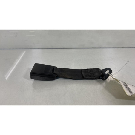 Attache ceinture arriere droit PEUGEOT 206
