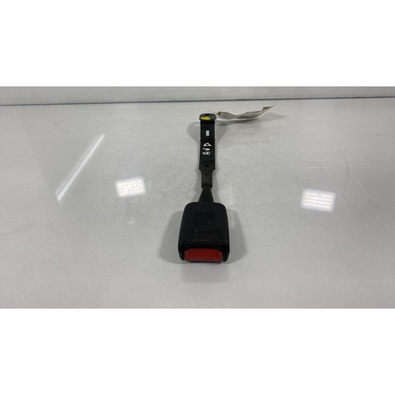 Attache ceinture avant droit VOLKSWAGEN POLO 3 Photo n°1
