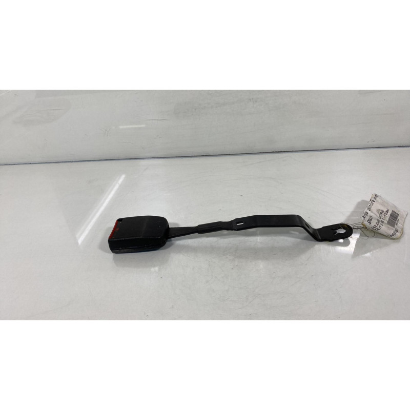 Attache ceinture avant gauche VOLKSWAGEN POLO 3 Photo n°3