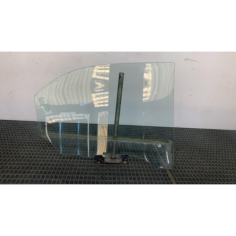 Vitre arriere gauche HYUNDAI SONATA 4 Photo n°2