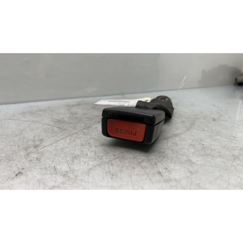 Attache ceinture arriere droit HYUNDAI SONATA 4 Photo n°1