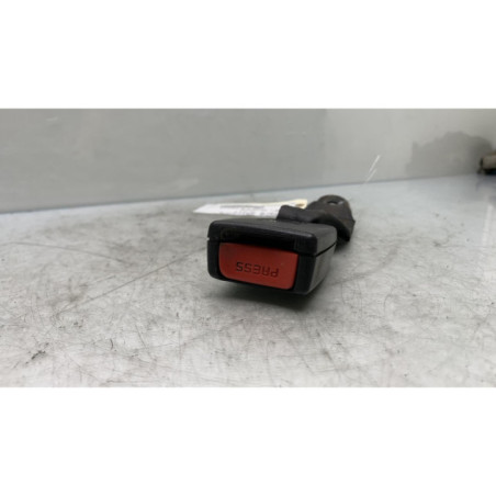 Attache ceinture arriere droit HYUNDAI SONATA 4 Photo n°1