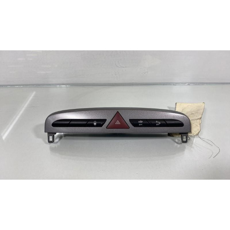 Bouton de warning PEUGEOT 308 1 Photo n°2