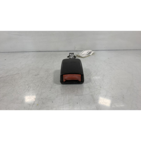 Attache ceinture avant droit MAZDA 121 3 Photo n°1
