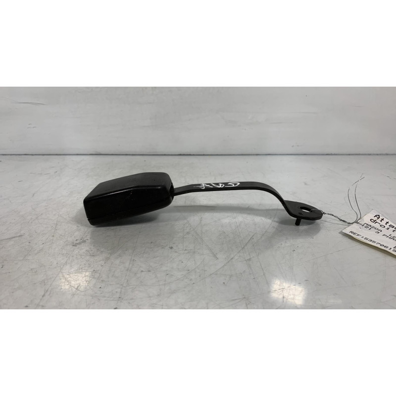 Attache ceinture avant droit MAZDA 121 3 Photo n°2