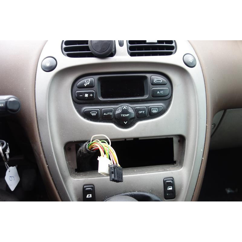 Serrure avant gauche CITROEN XSARA PICASSO Photo n°9