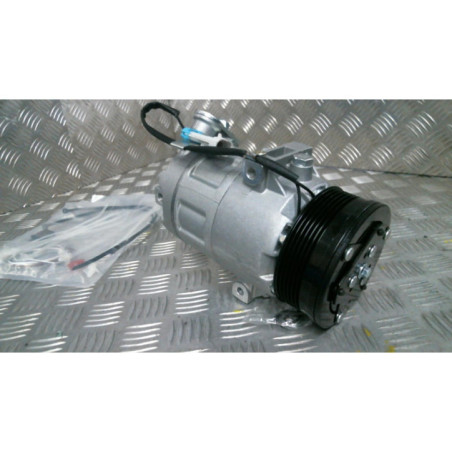 Compresseur clim OPEL ASTRA H Photo n°1