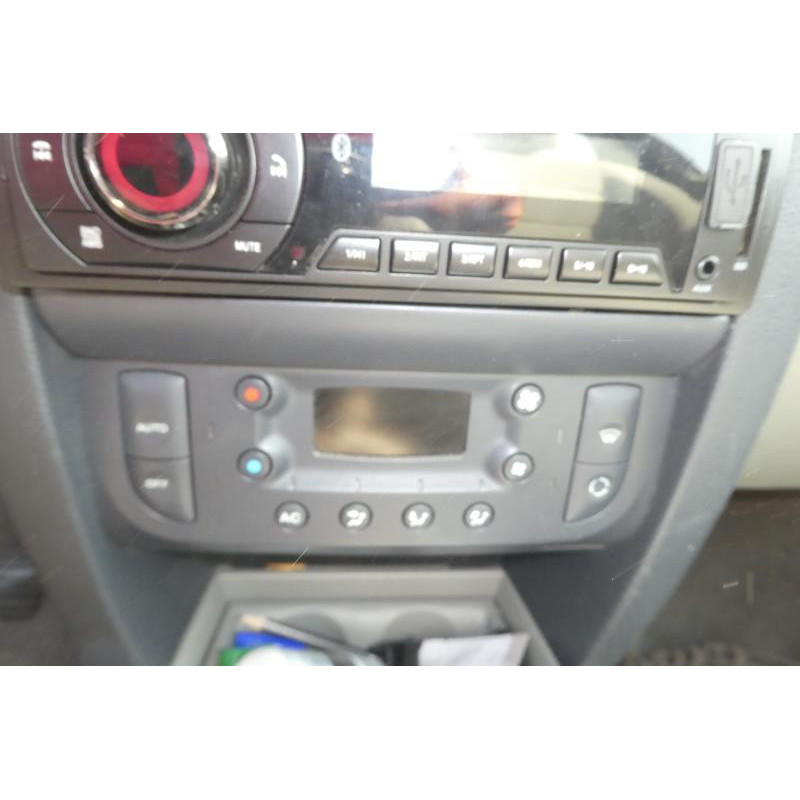 Porte avant droit RENAULT CLIO 2 Photo n°14