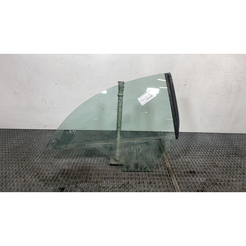 Vitre arriere droit CITROEN C3 PLURIEL Photo n°6