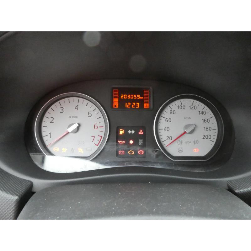 Calandre DACIA SANDERO 1 Photo n°15