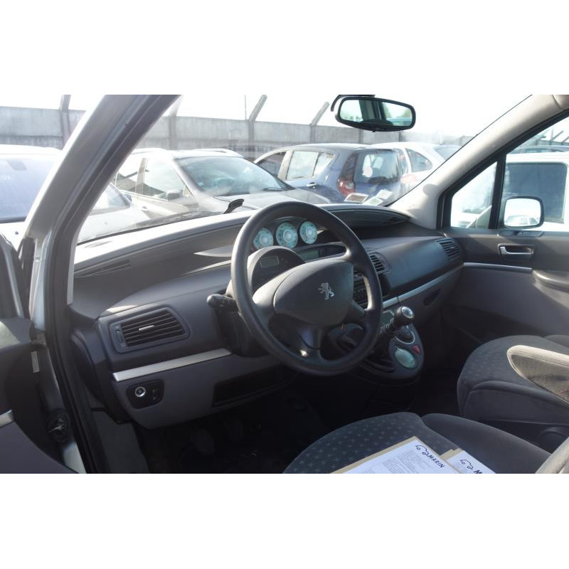 Attache ceinture arriere gauche PEUGEOT 807 Photo n°8