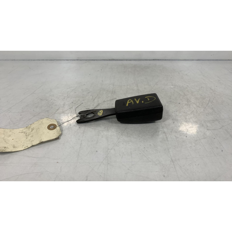 Attache ceinture avant droit MAZDA MPV 2 Photo n°3
