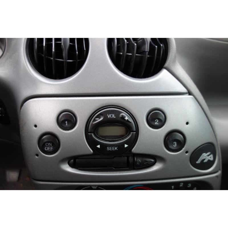 Trappe d'essence FORD KA 1 Photo n°10