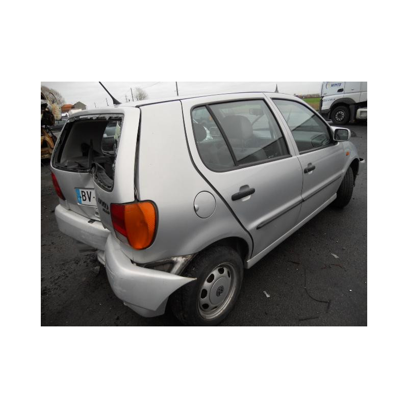 Leve vitre mecanique arriere gauche VOLKSWAGEN POLO 3 Photo n°4
