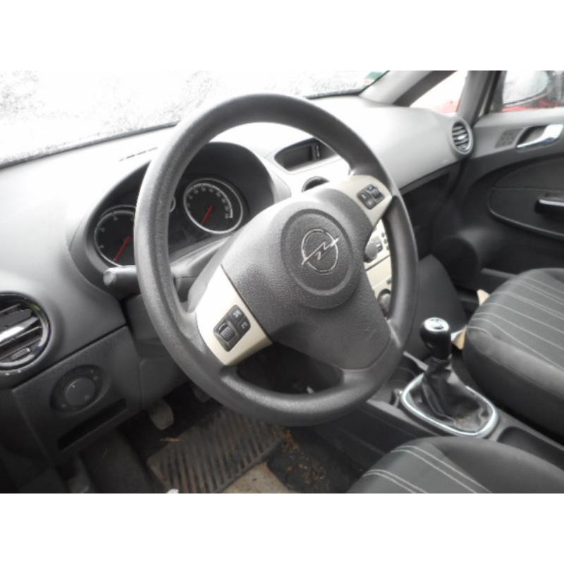 Volant OPEL CORSA D Photo n°6
