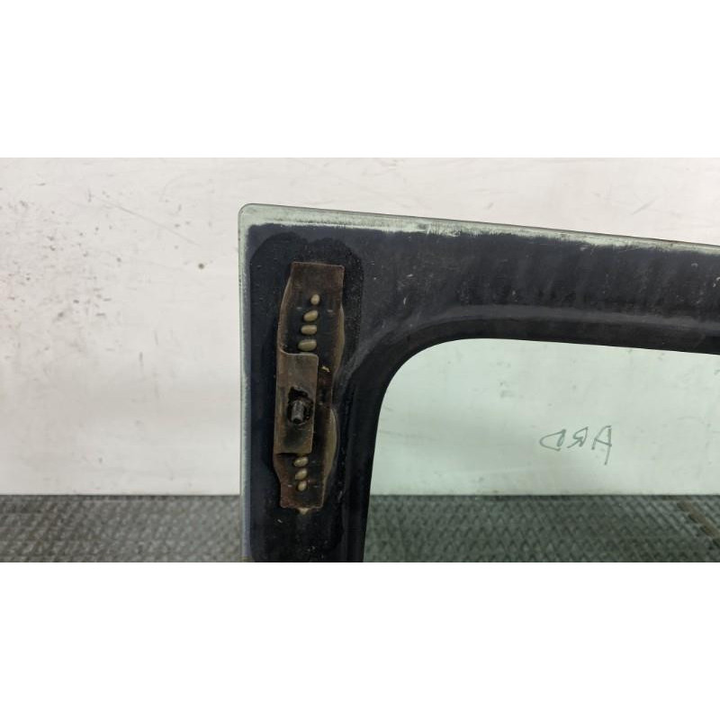 Vitre arriere droit CHRYSLER VOYAGER 3 Photo n°4