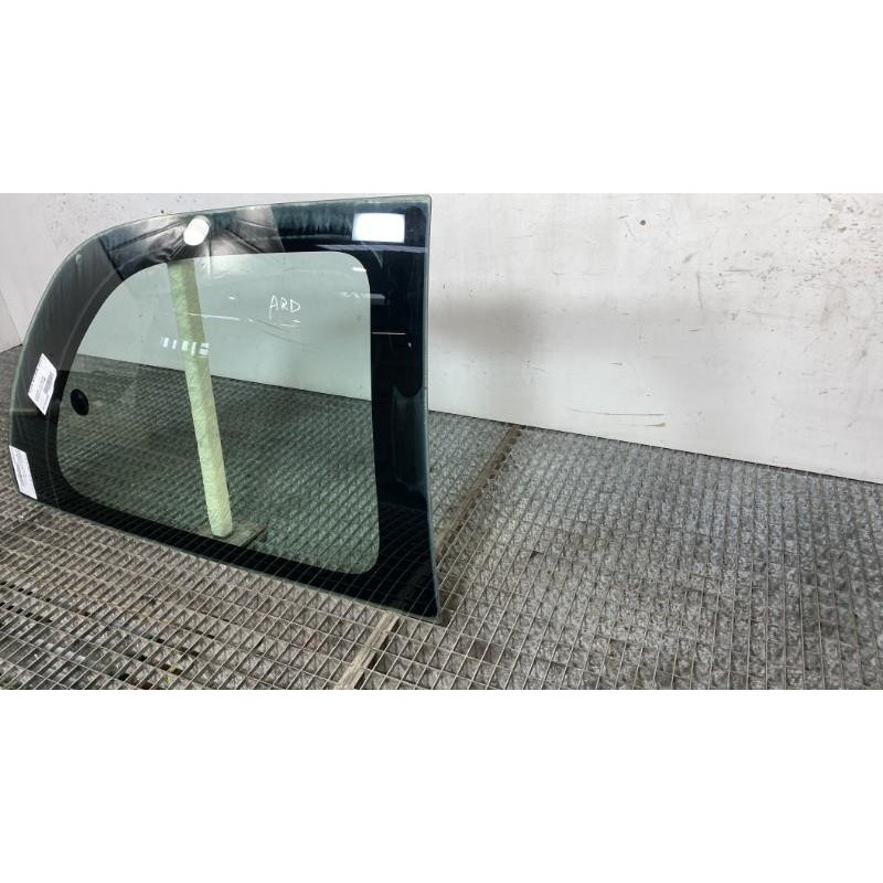 Vitre arriere droit CHRYSLER VOYAGER 3 Photo n°7