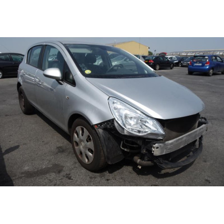 Vitre arriere droit OPEL CORSA D