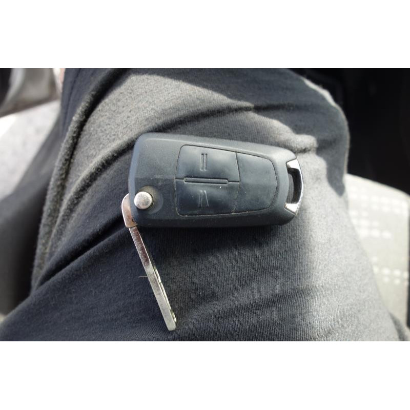 Vitre arriere droit OPEL CORSA D Photo n°10