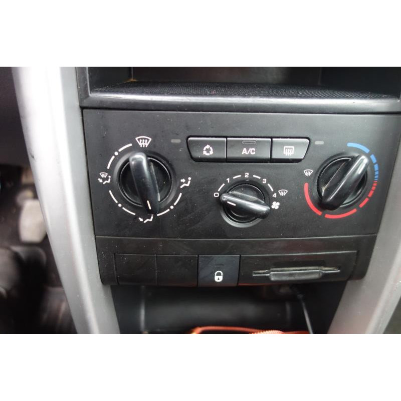 Ceinture arriere droit PEUGEOT 207 Photo n°10