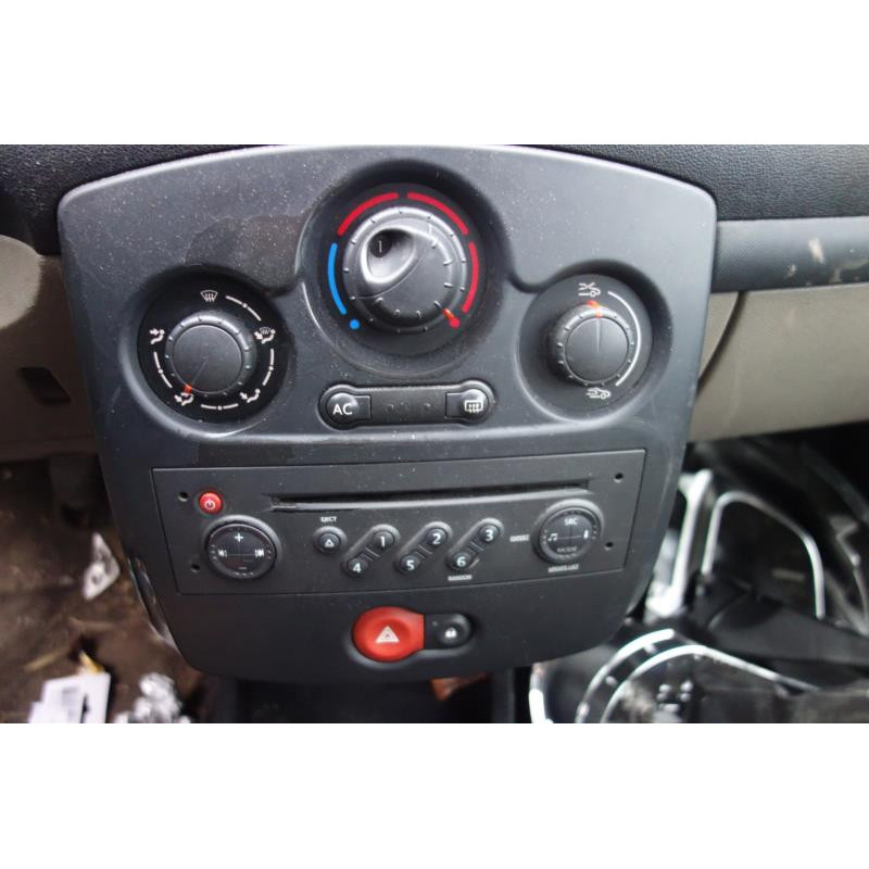 Pretensionneur de ceinture arriere gauche RENAULT CLIO 3 Photo n°10